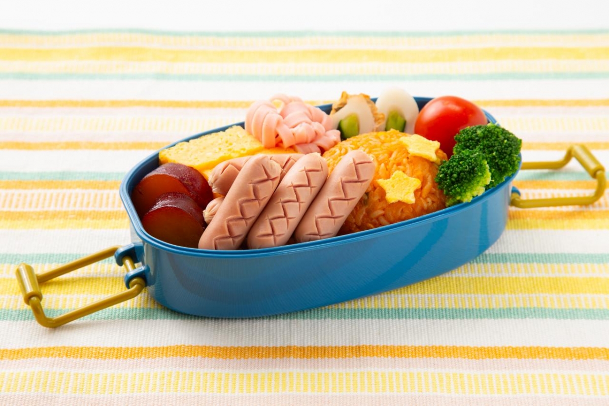 切れ目入りふんわりソフトなウインナー減塩＆カルシウム100g 画像