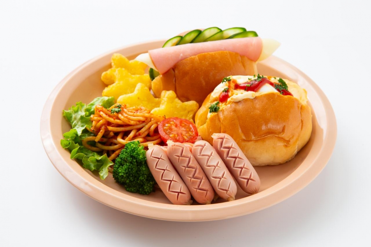 切れ目入りふんわりソフトなウインナー減塩＆カルシウム100g 画像